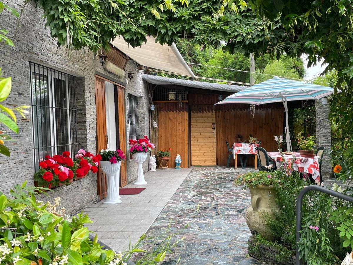 Al Cervo Tra I Laghi Acomodação com café da manhã Tavernerio Exterior foto