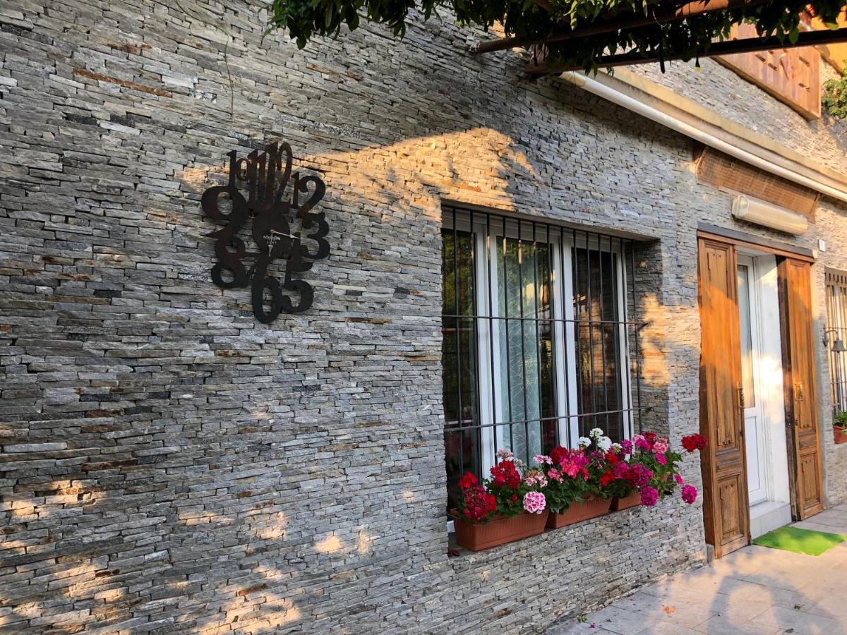 Al Cervo Tra I Laghi Acomodação com café da manhã Tavernerio Exterior foto